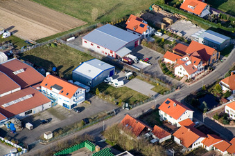 Zone commerciale Im Gereut à Hatzenbühl dans le département Rhénanie-Palatinat, Allemagne d'un drone