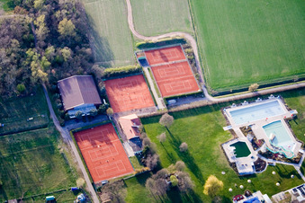 Vue aérienne de Court de tennis et salle Bellheim à Bellheim dans le département Rhénanie-Palatinat, Allemagne