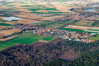 Vue aérienne de Vue de la ville depuis le sud-ouest à Westheim dans le département Rhénanie-Palatinat, Allemagne