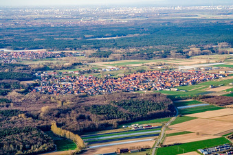 Vue aérienne de Vue de la ville depuis le sud à Harthausen dans le département Rhénanie-Palatinat, Allemagne