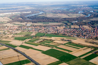 Vue aérienne de De l'ouest à le quartier Heiligenstein in Römerberg dans le département Rhénanie-Palatinat, Allemagne