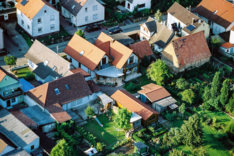 Enregistrement par drone de Gänsried à Freckenfeld dans le département Rhénanie-Palatinat, Allemagne