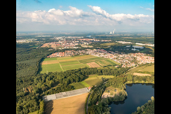 Vue aérienne de Vue de la ville depuis le sud-ouest à le quartier Sondernheim in Germersheim dans le département Rhénanie-Palatinat, Allemagne