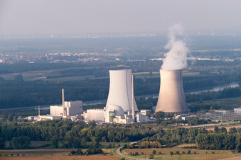 Centrale nucléaire du sud-ouest à Philippsburg dans le département Bade-Wurtemberg, Allemagne hors des airs