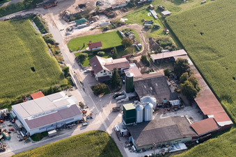 Vue aérienne de Ferme d'une ferme Richard Jungkind Recyclage Wendelinushof à le quartier Rheinsheim in Philippsburg dans le département Bade-Wurtemberg, Allemagne