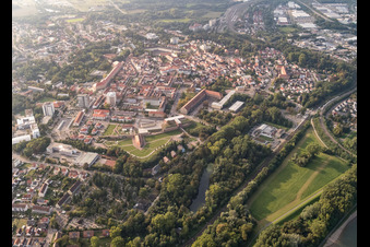 Vue oblique de Bâtiment de la porte de Weissenburg à Germersheim dans le département Rhénanie-Palatinat, Allemagne