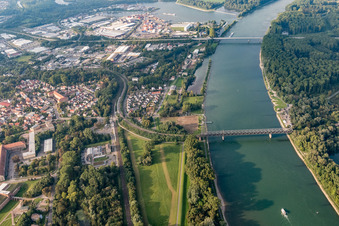 Vue aérienne de Au Vieux-Port à Germersheim dans le département Rhénanie-Palatinat, Allemagne