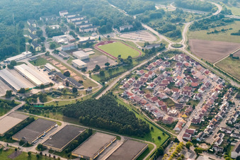 Vue aérienne de Bague Albert Einstein à Germersheim dans le département Rhénanie-Palatinat, Allemagne