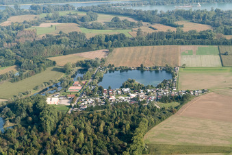 Vue aérienne de Camping à Beinheim dans le département Bas Rhin, France