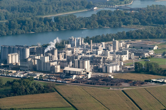 Industrie à Beinheim dans le département Bas Rhin, France depuis l'avion