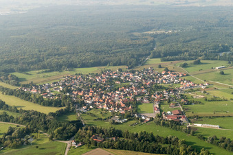 Forstfeld dans le département Bas Rhin, France depuis l'avion