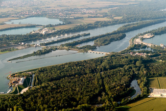 Vue aérienne de Écluse près de Gambsheim à le quartier Freistett in Rheinau dans le département Bade-Wurtemberg, Allemagne