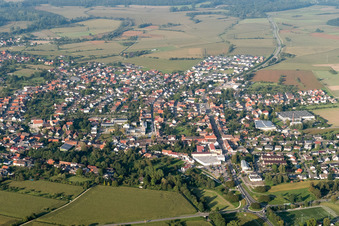 Vue aérienne de Vue des rues et des maisons dans les quartiers résidentiels à le quartier Freistett in Rheinau dans le département Bade-Wurtemberg, Allemagne