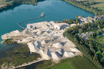 Vue aérienne de Lac Maiwald à Renchen dans le département Bade-Wurtemberg, Allemagne