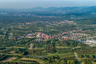 Vue aérienne de Du sud à le quartier Ulm in Renchen dans le département Bade-Wurtemberg, Allemagne