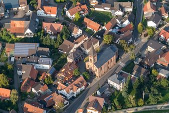 Vue aérienne de Saint-Wendelin à le quartier Stadelhofen in Oberkirch dans le département Bade-Wurtemberg, Allemagne