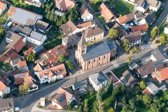 Vue aérienne de Église Saint-Wendelin à le quartier Stadelhofen in Oberkirch dans le département Bade-Wurtemberg, Allemagne