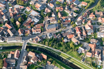 Vue aérienne de Pont Rench et Saint-Wendelin à le quartier Stadelhofen in Oberkirch dans le département Bade-Wurtemberg, Allemagne