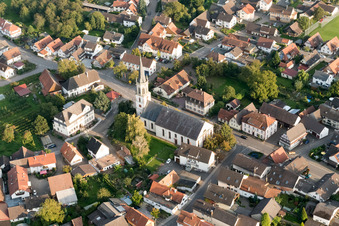 Vue aérienne de Saint Sébastien à le quartier Nußbach in Oberkirch dans le département Bade-Wurtemberg, Allemagne