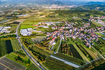 Vue aérienne de De l'ouest à le quartier Nußbach in Oberkirch dans le département Bade-Wurtemberg, Allemagne
