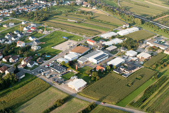 Vue aérienne de Zone commerciale de la Südstraße à le quartier Urloffen in Appenweier dans le département Bade-Wurtemberg, Allemagne