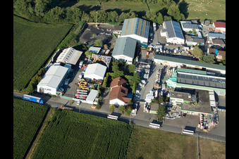 Billigheim-Ingenheim dans le département Rhénanie-Palatinat, Allemagne vu d'un drone