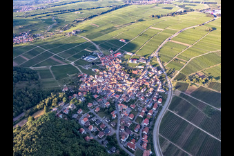 Vue aérienne de Vue d'ensemble du village depuis le sud-ouest à Eschbach dans le département Rhénanie-Palatinat, Allemagne