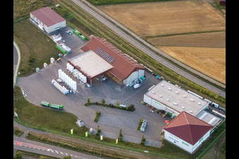 Vue aérienne de Parc industriel W II avec Raiffeisen Agrarhandel Pfalz GmbH (Herxheim) à Herxheim bei Landau dans le département Rhénanie-Palatinat, Allemagne