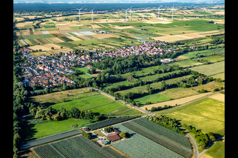 Winden dans le département Rhénanie-Palatinat, Allemagne vu d'un drone