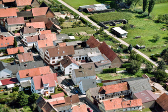 Vue aérienne de Menuiserie Saarstraße Hoffmann à Kandel dans le département Rhénanie-Palatinat, Allemagne