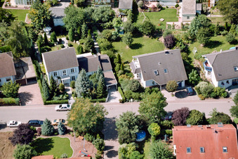 Vue oblique de Lessingstr à Steinweiler dans le département Rhénanie-Palatinat, Allemagne