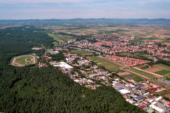 Photographie aérienne de Herxheim du sud-ouest à Herxheim bei Landau dans le département Rhénanie-Palatinat, Allemagne