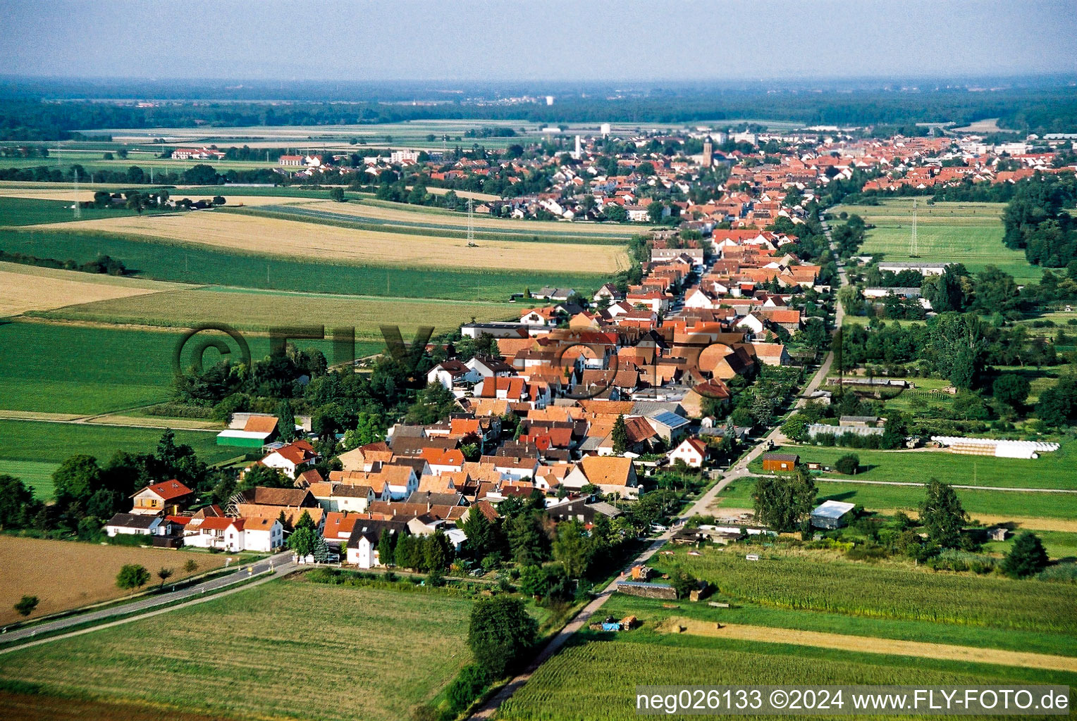 Photographie aérienne de Saarstrasse depuis l'ouest à Kandel dans le département Rhénanie-Palatinat, Allemagne