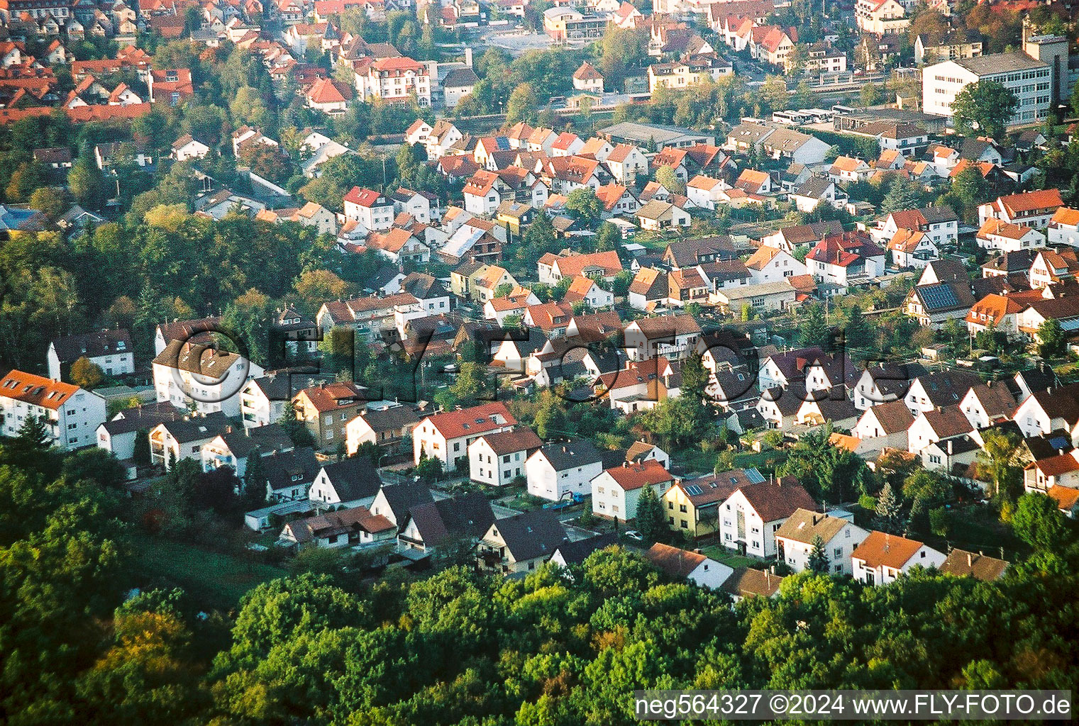 Vue aérienne de Elsässerstrasse depuis le sud-ouest à Kandel dans le département Rhénanie-Palatinat, Allemagne