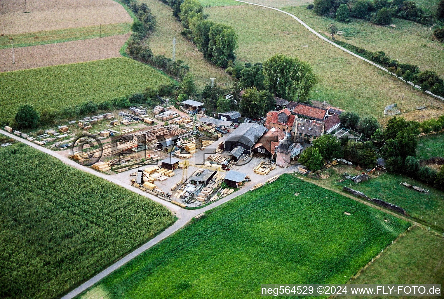 Vue oblique de Moulin Schaidter à le quartier Schaidt in Wörth am Rhein dans le département Rhénanie-Palatinat, Allemagne