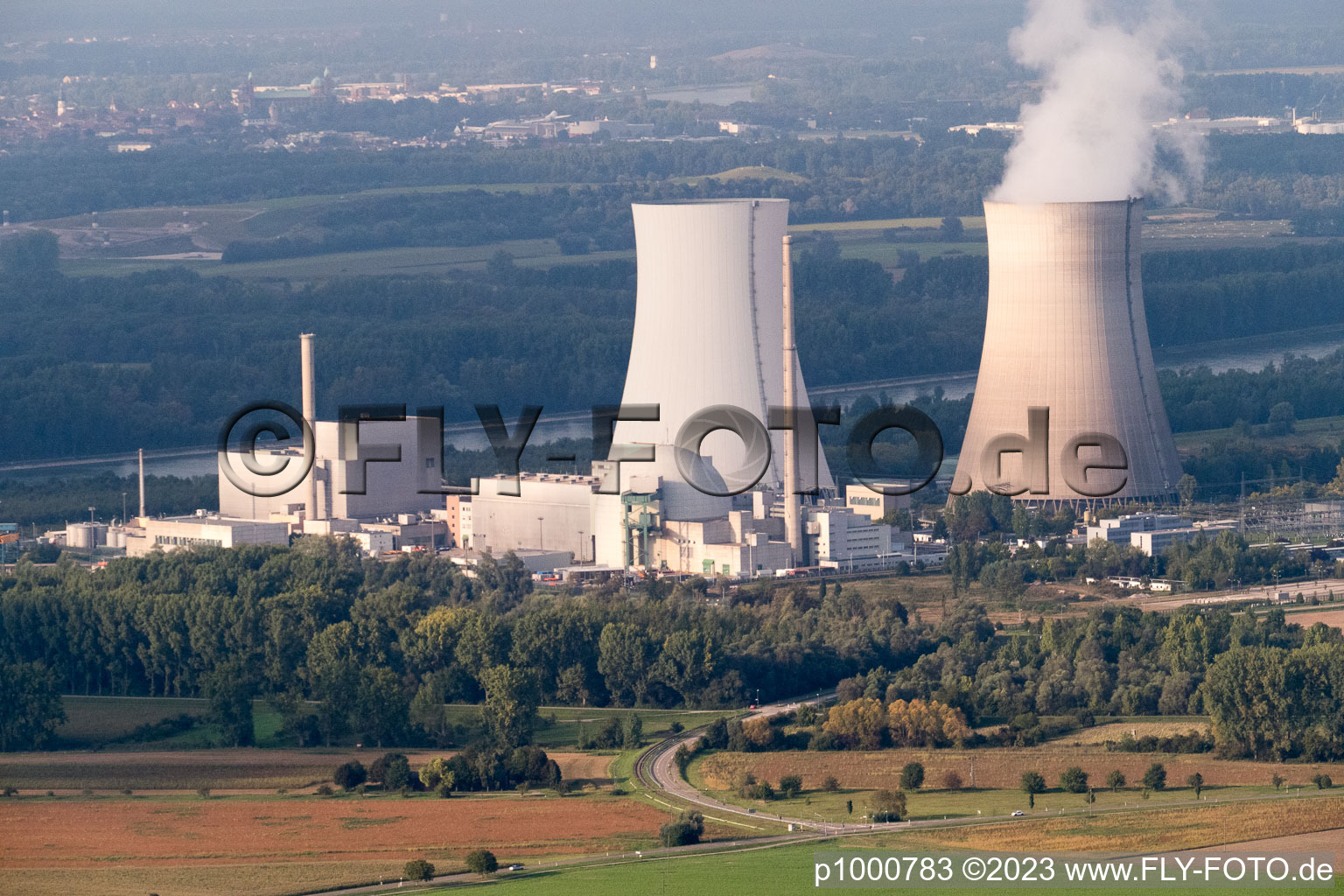 Centrale nucléaire du sud-ouest à Philippsburg dans le département Bade-Wurtemberg, Allemagne d'en haut