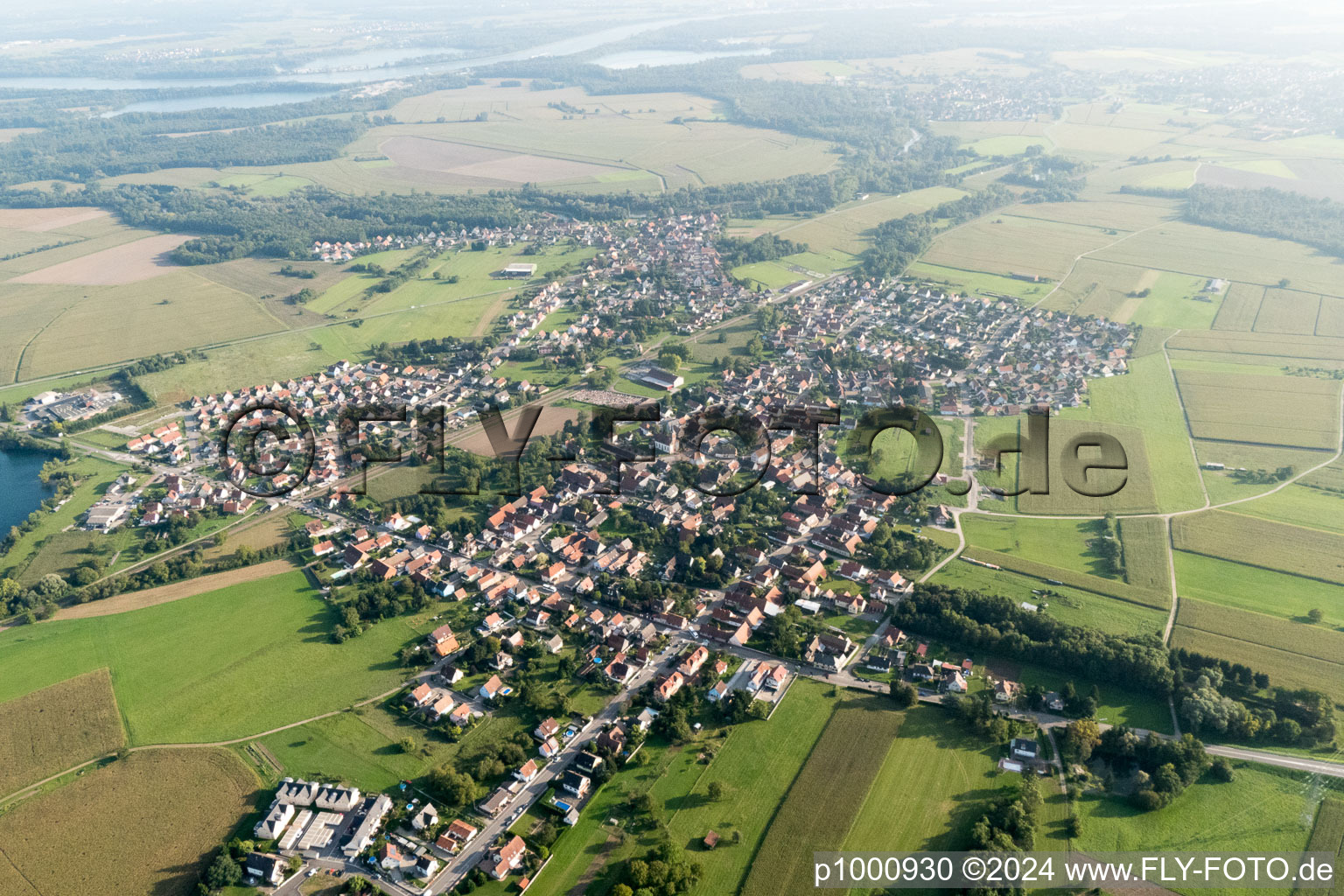 Vue aérienne de Rountzenheim dans le département Bas Rhin, France