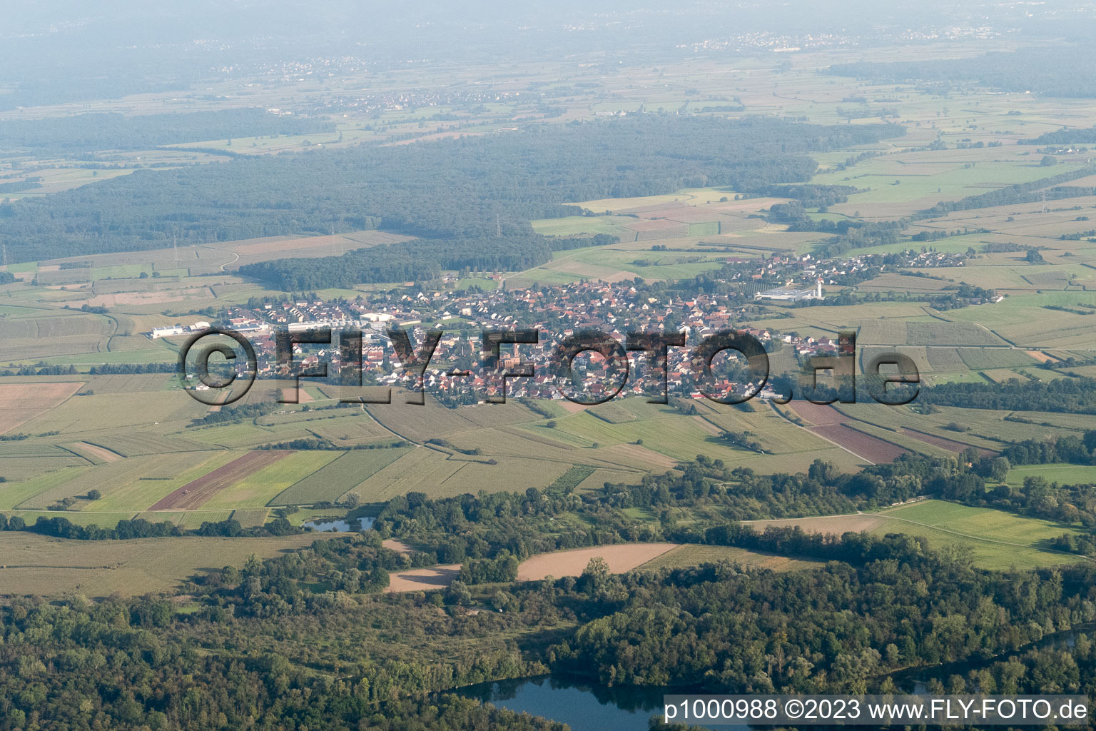 Vue aérienne de Rheinbishopsheim à La Wantzenau dans le département Bas Rhin, France