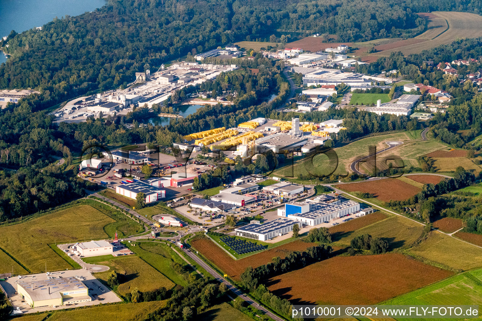 Vue aérienne de Locaux du chantier naval Karcher GmbH à le quartier Freistett in Rheinau dans le département Bade-Wurtemberg, Allemagne