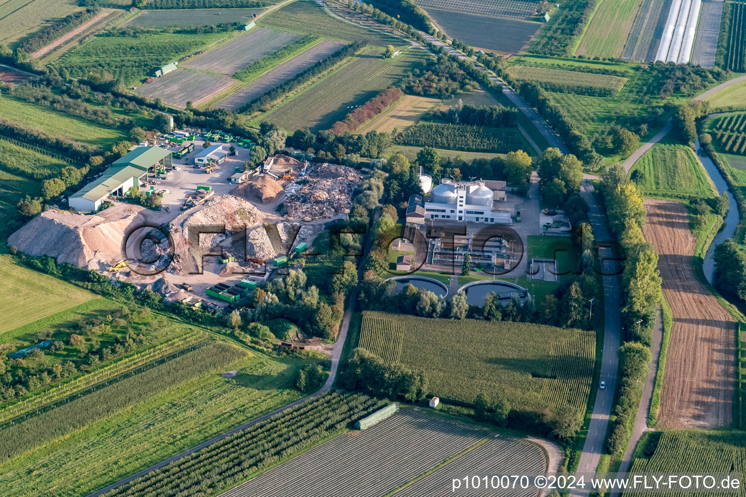 Vue aérienne de Association des eaux usées Vorderes Renchtal à Renchen dans le département Bade-Wurtemberg, Allemagne