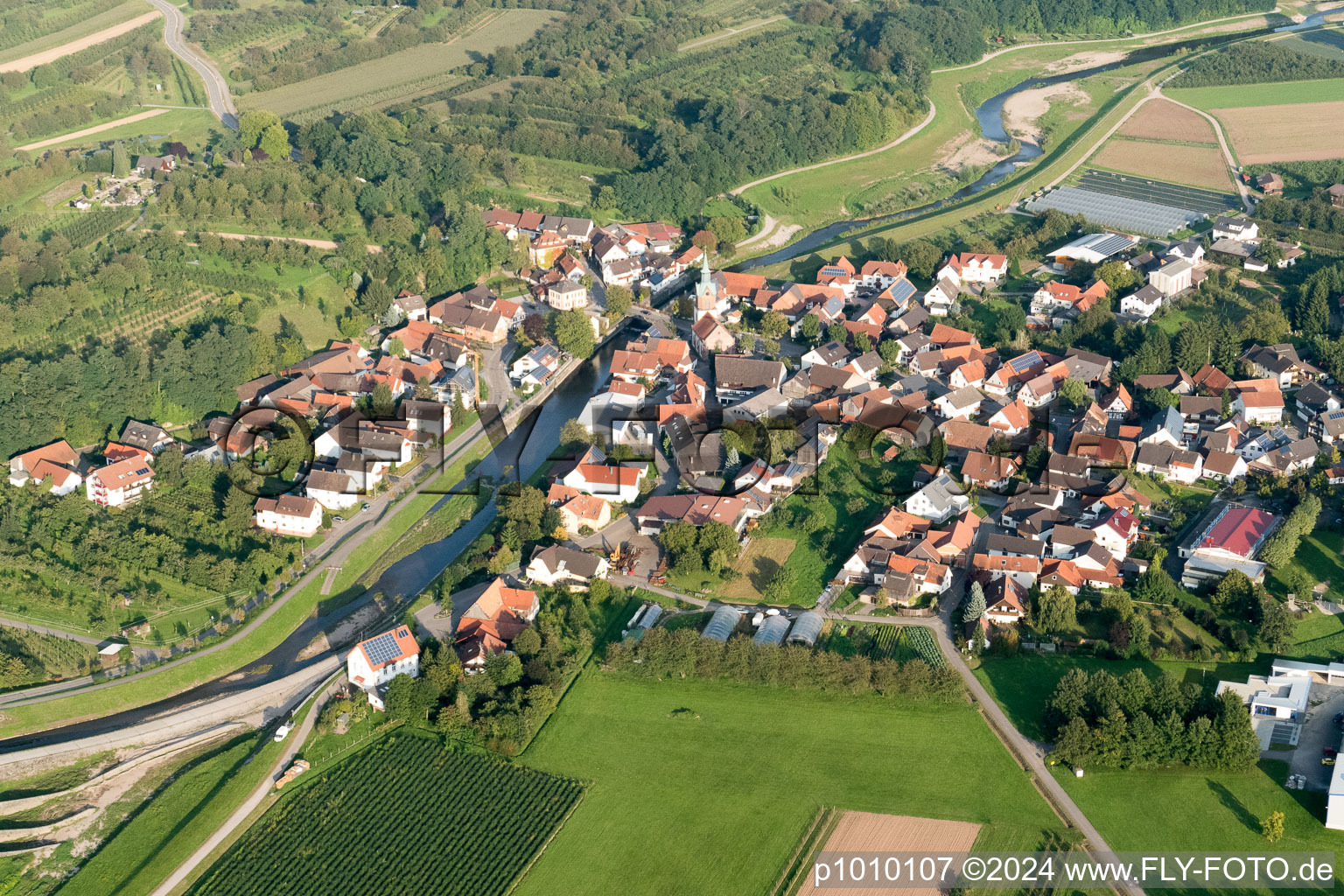 Vue aérienne de De l'ouest à le quartier Erlach in Renchen dans le département Bade-Wurtemberg, Allemagne