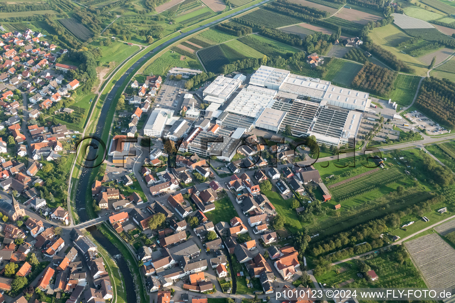 Vue aérienne de Progression Oberkirch à le quartier Stadelhofen in Oberkirch dans le département Bade-Wurtemberg, Allemagne