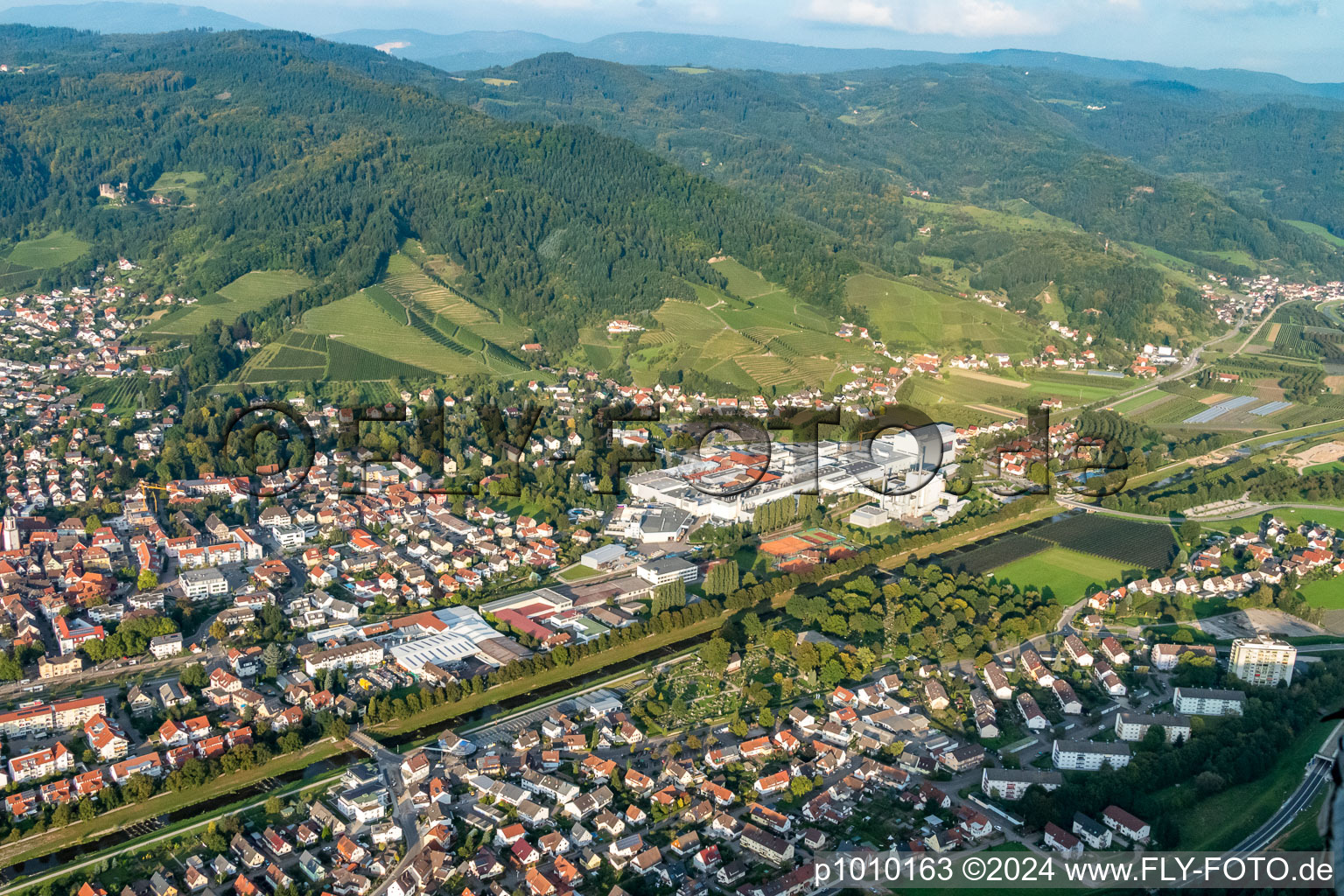 Vue aérienne de Est à Oberkirch dans le département Bade-Wurtemberg, Allemagne