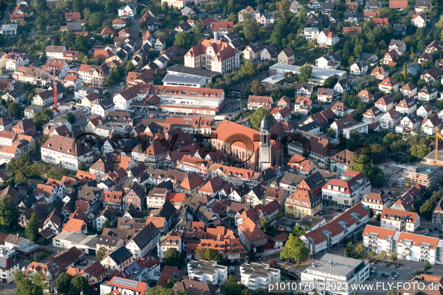 Vue aérienne de Saint-Cyriak à le quartier Gaisbach in Oberkirch dans le département Bade-Wurtemberg, Allemagne