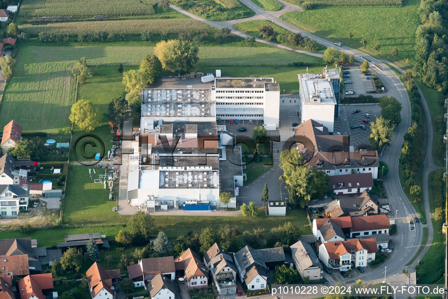 Vue aérienne de Locaux de l'usine du producteur chimique Klocke Pharma-Service à le quartier Urloffen in Appenweier dans le département Bade-Wurtemberg, Allemagne