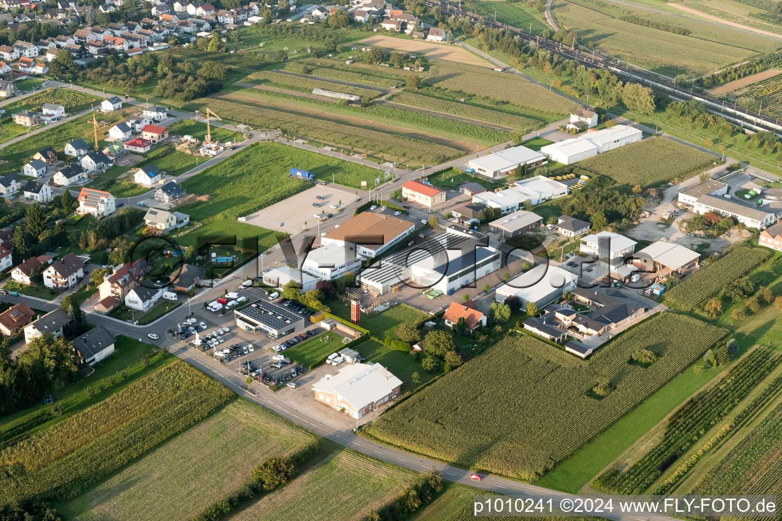 Vue aérienne de Zone commerciale de la rue Sud à le quartier Urloffen in Appenweier dans le département Bade-Wurtemberg, Allemagne