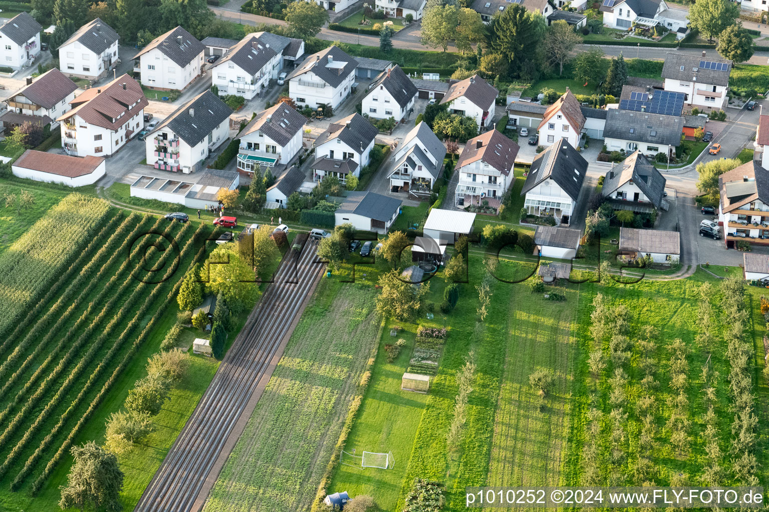 Vue d'oiseau de Rue Runzweg à le quartier Urloffen in Appenweier dans le département Bade-Wurtemberg, Allemagne