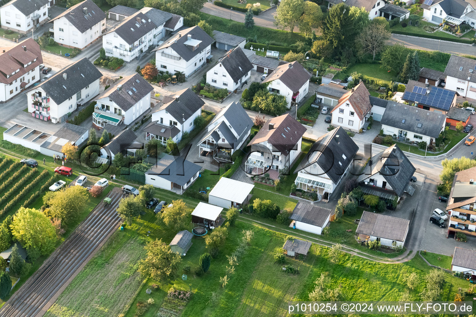 Rue Runzweg à le quartier Urloffen in Appenweier dans le département Bade-Wurtemberg, Allemagne vue du ciel