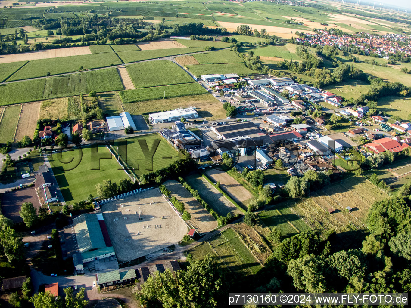 Quartier Billigheim in Billigheim-Ingenheim dans le département Rhénanie-Palatinat, Allemagne vu d'un drone