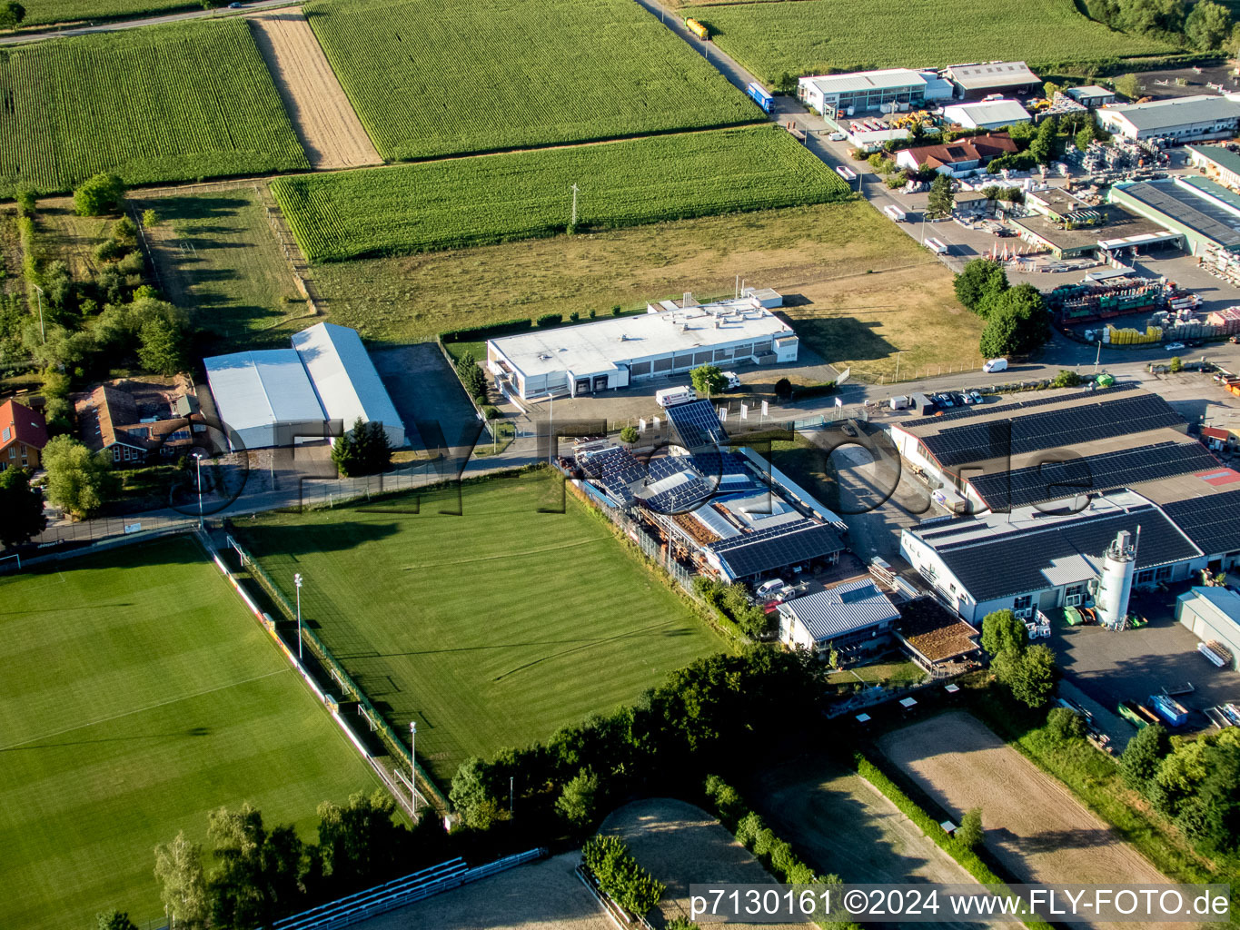 Photographie aérienne de Billigheim-Ingenheim dans le département Rhénanie-Palatinat, Allemagne